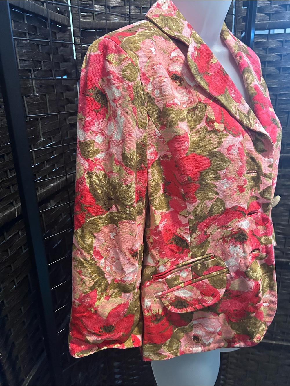 Vintage AnnTaylor floral, silk brocade,  three-quarter sleeve lined blazer 8P